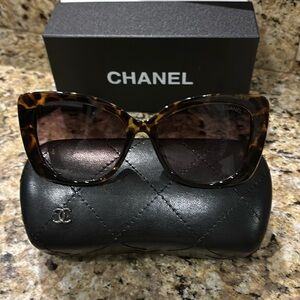 NIB Chanel sunglasses  d u p e